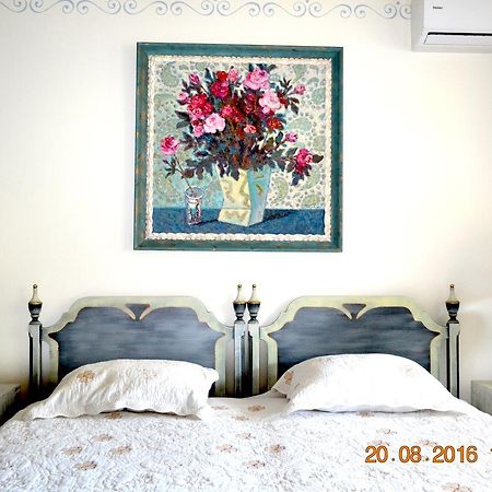 Resedinta Rotundu Bed & Breakfast Butuceny Екстериор снимка