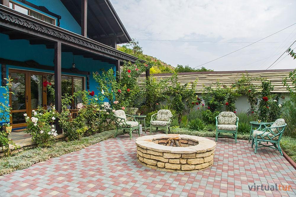 Resedinta Rotundu Bed & Breakfast Butuceny Екстериор снимка