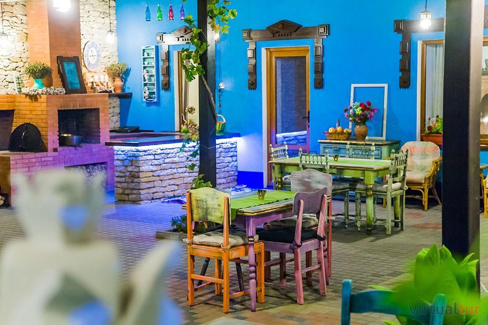 Resedinta Rotundu Bed & Breakfast Butuceny Екстериор снимка