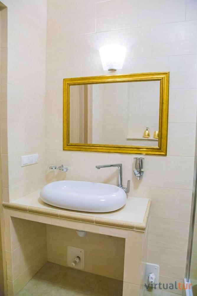 Resedinta Rotundu Bed & Breakfast Butuceny Екстериор снимка